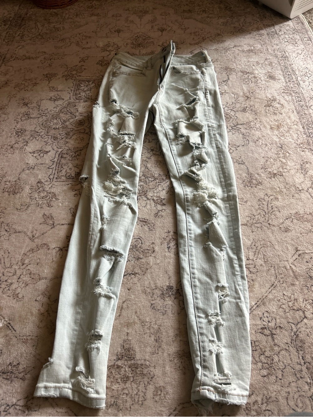 American Eagle Outfitters Light Wash Distressed Skinny Jeans